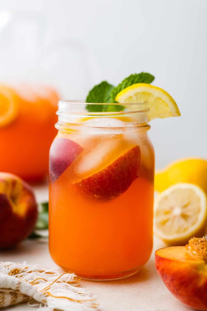 Peach Lemonade | The Recipe Critic